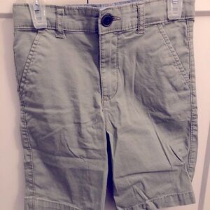 EUC OshKosh B’gosh Boys Khaki Shorts Kids Youth Size 7